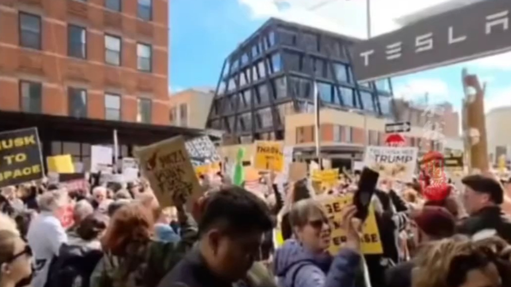 果然财经｜美国多地爆发特斯拉下架抗议活动