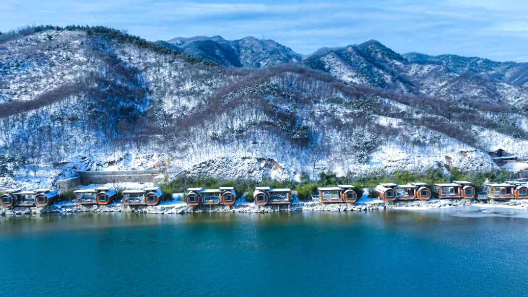 果然视频|济南南山雪后景色壮美，阳光下晶莹剔透如仙境 
