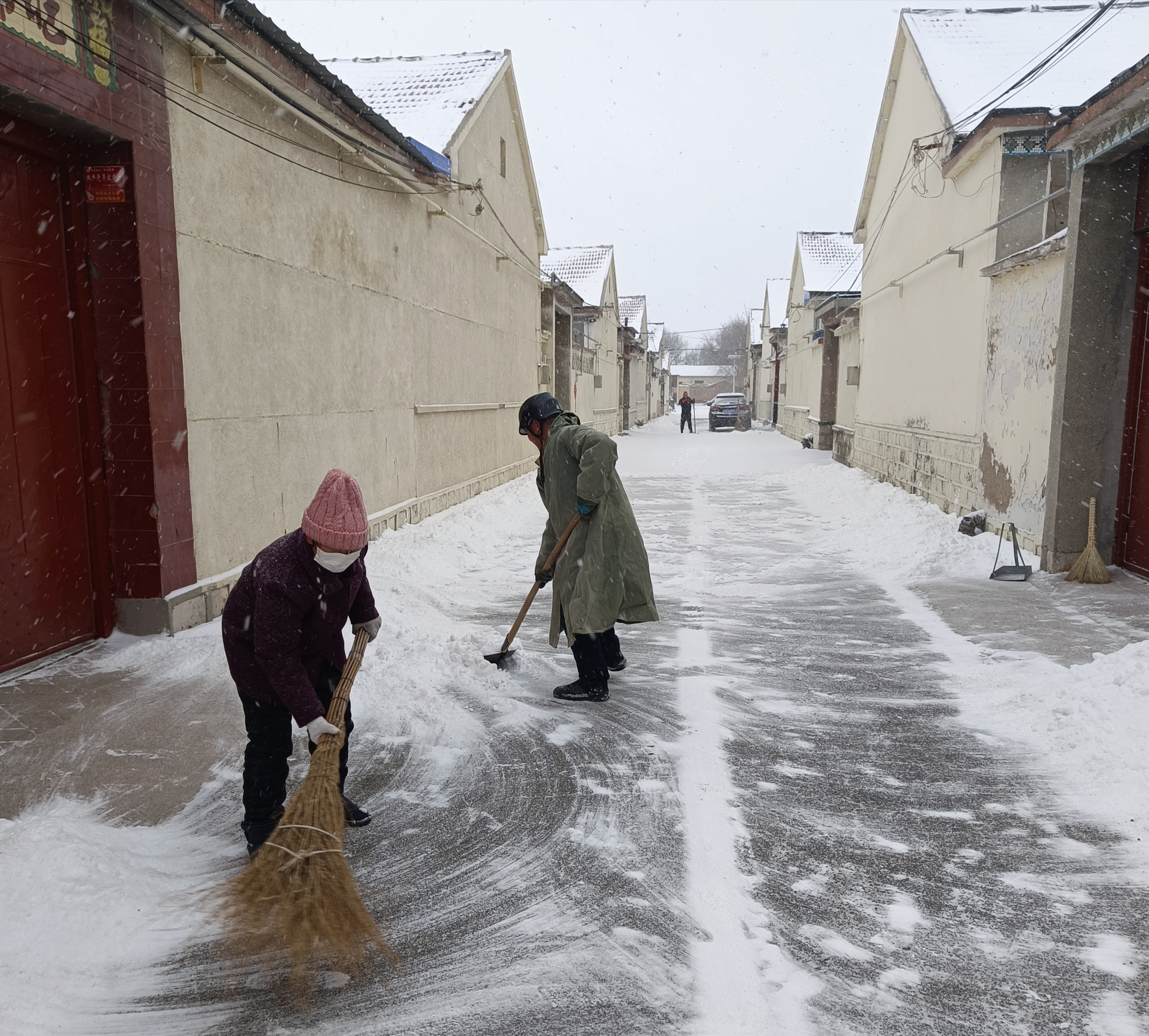 东营市王沙村：扫雪除冰，温暖前行
