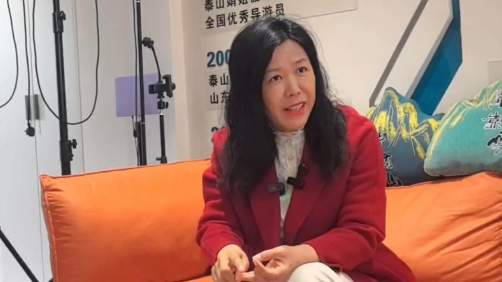  果然视频｜泰山娟姐：告别煎饼卷大葱、店铺更新迭代，让年轻游客觉得泰山越来越“时尚”