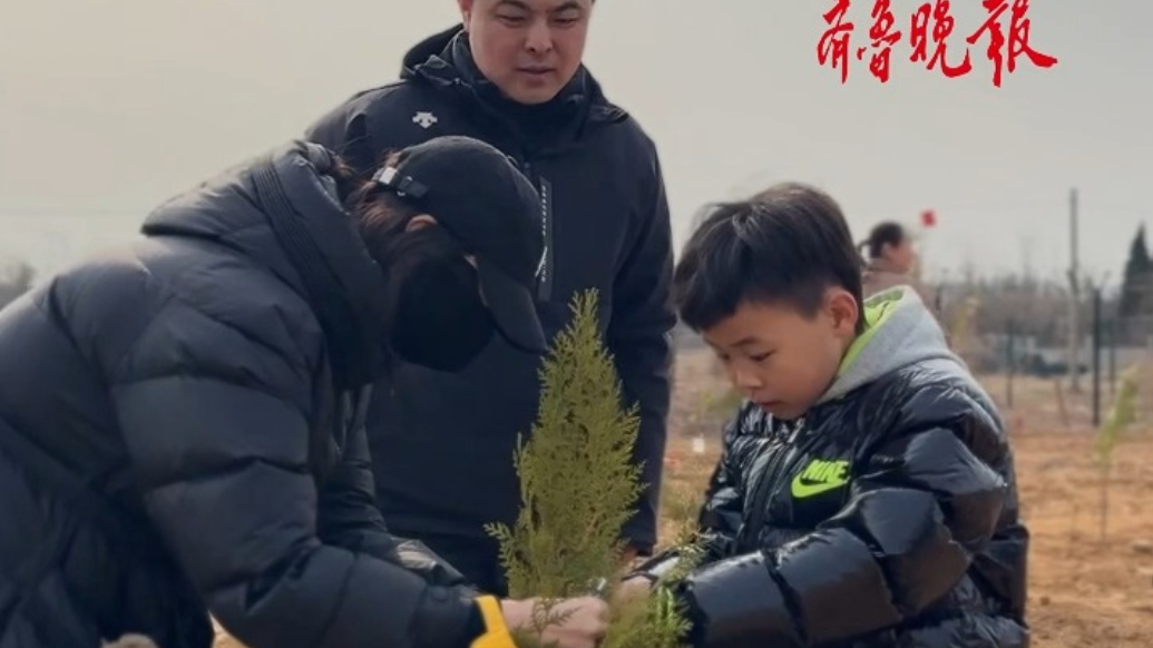 果然视频|家长点赞共植“文学林”植树活动：激发孩子写作灵感