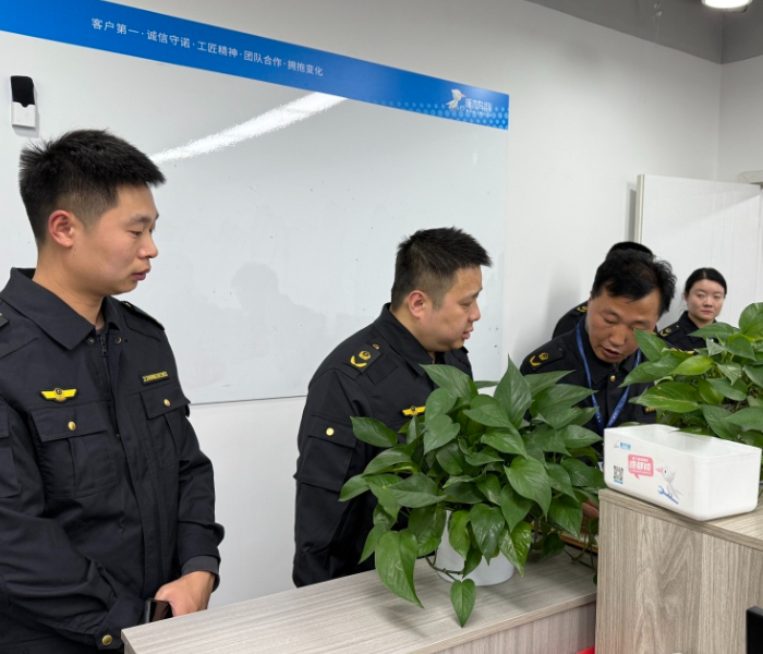 总台3·15晚会曝光翻新卫生巾、保水虾仁、一次性内裤未经灭菌、“维修刺客”啄木鸟乱收费等多个行业乱象，引发舆论广泛关注。此后，部分涉事品牌道歉，相关部门也针对曝光问题迅速作出回应。