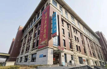 世博高新医院精准微创技术助患者重获脊柱健康