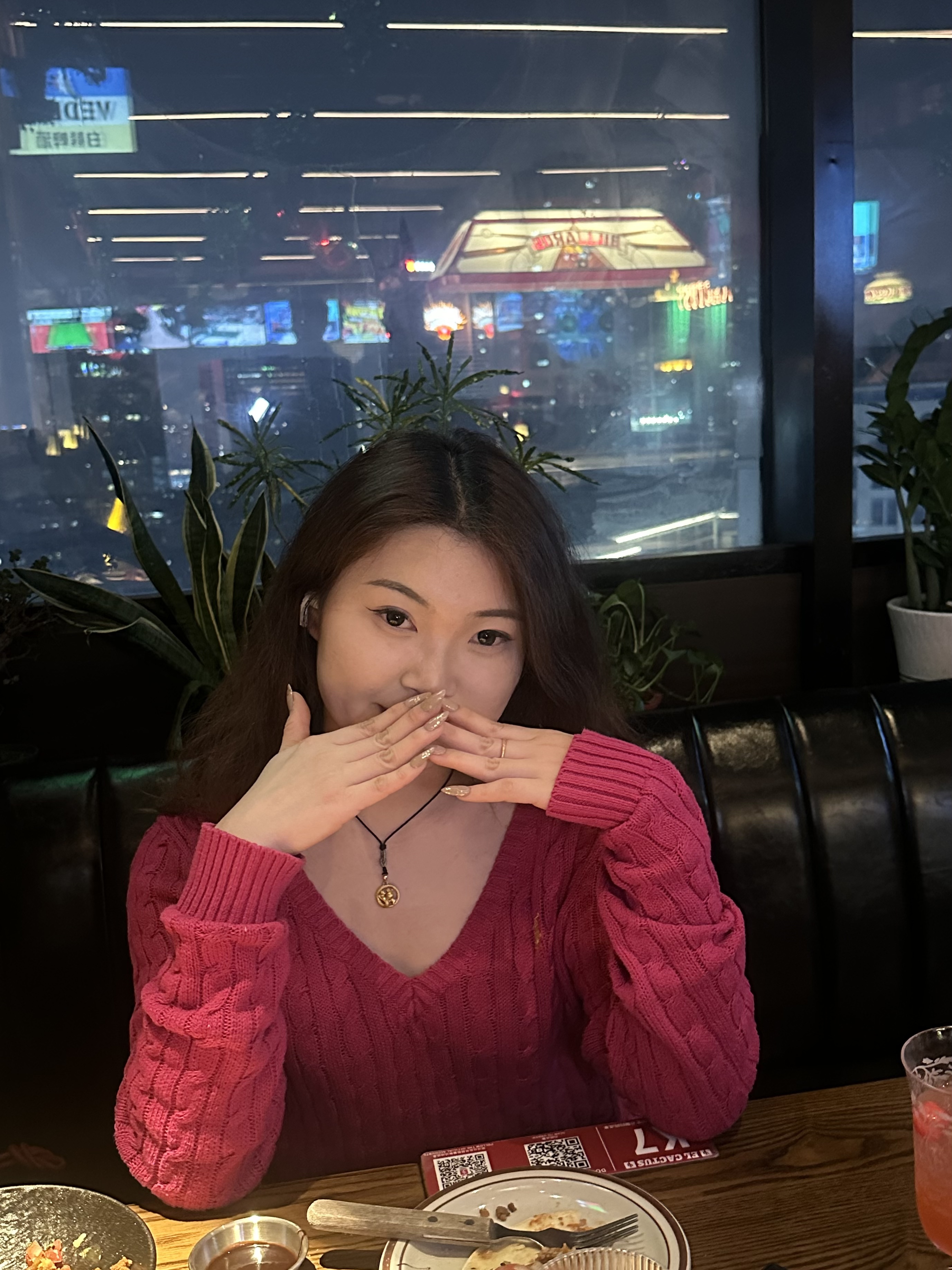 独立美丽的00后女生！在千佛山相亲大会期待真诚有责任心的你