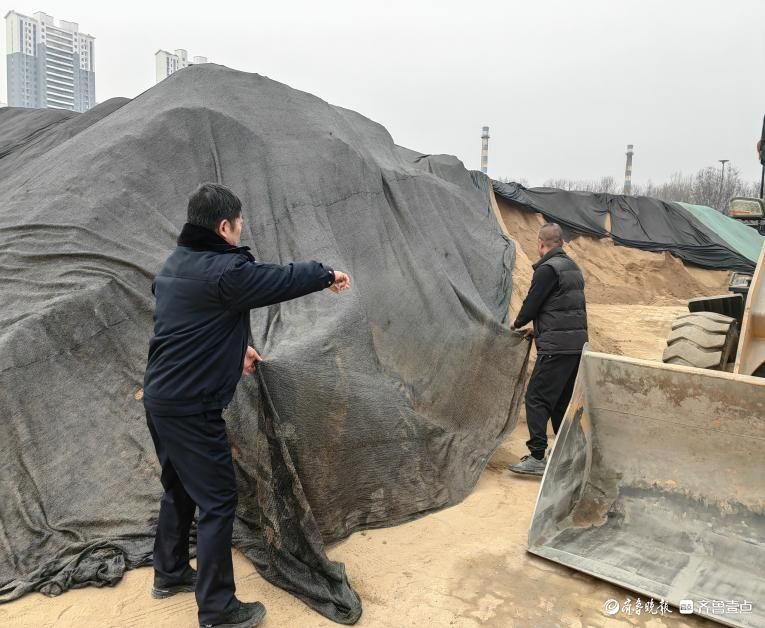 德州市城管局天衢新区分局织密春季扬尘防线