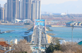 烟台版“苍洱大道”走红网络，养马岛天马路如何书写山海浪漫？
