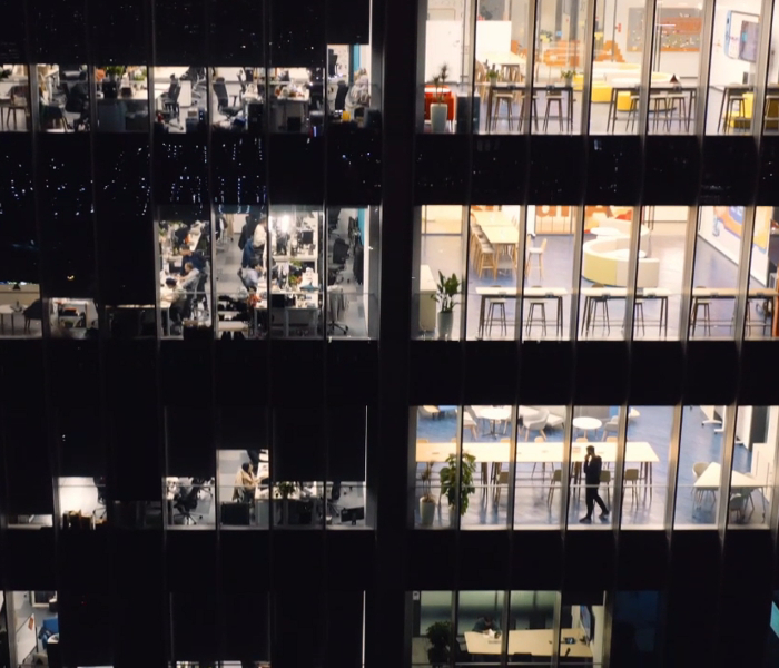 据中国睡眠大数据中心发布会暨全国睡眠障碍筛查工作发布会上的数据显示，近半数(48.5%)成年人存在睡眠困扰，且困扰率随年龄增长逐渐攀升。2025年3月21日，在第25个世界睡眠日，齐鲁晚报·齐鲁壹点记者调查了那些“不听话的睡眠”。