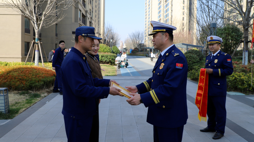 琴视频｜消防员立功，喜报送到家门口