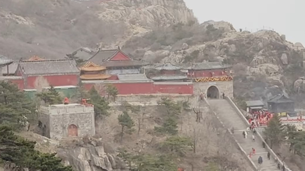 果然视频｜泰山再降春雪！桃花源、中天门两条隧道均未运营