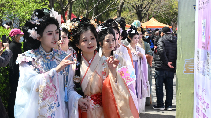 壹直播|单身单身单身，全是单身！千佛山万人相亲会火热进行中