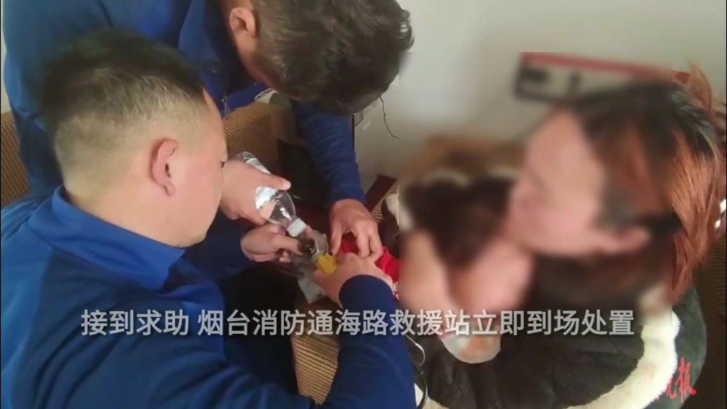 果然视频|女童被金属环“咬”住手指，消防员耐心切割帮其脱困