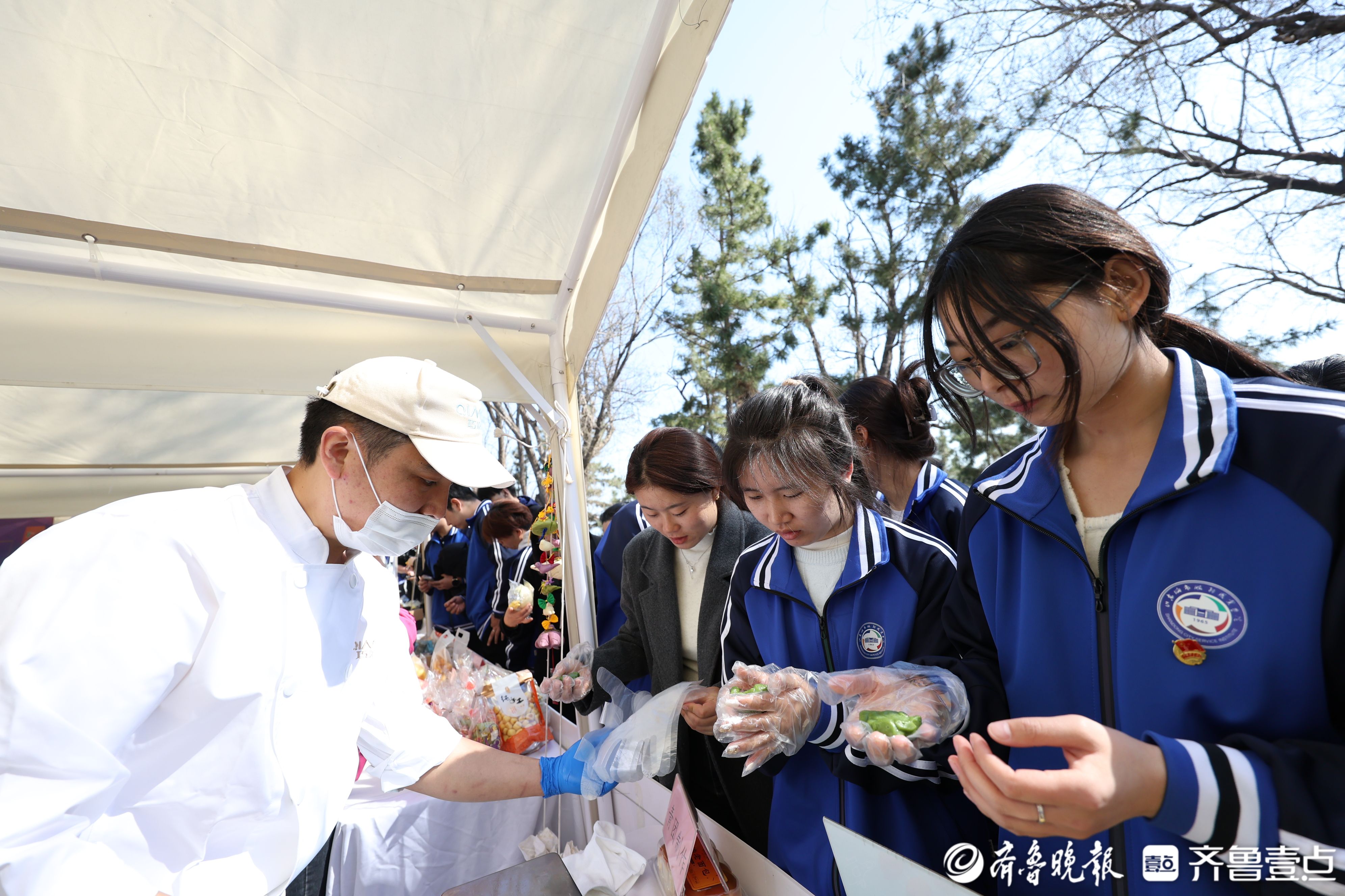 图集| 烟台市清明节文化传承暨移风易俗宣传文明实践活动举行