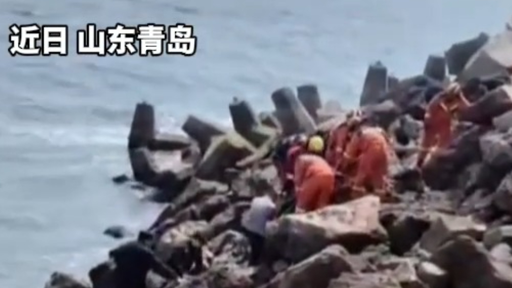 凡人歌·青岛故事丨女子脚滑摔进海里，2名钓友甩竿救人