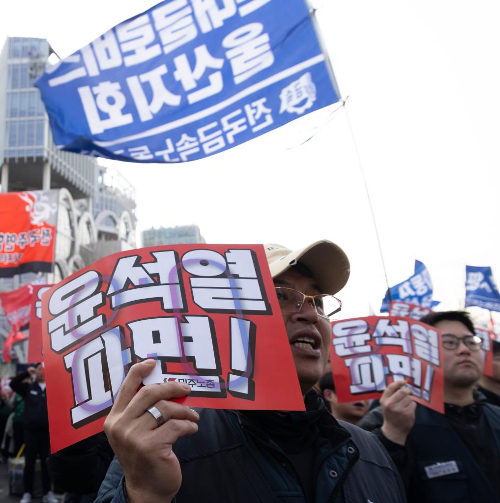 记者直击：韩国在紧张气氛中迎来最终宣判