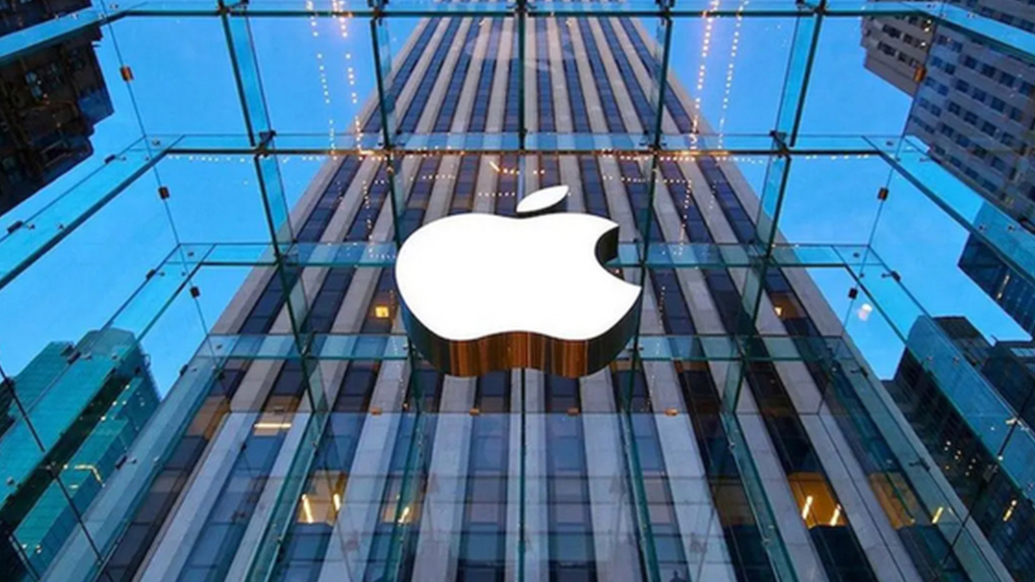 果然财经｜担心关税推高售价，美国消费者疯抢苹果iPhone