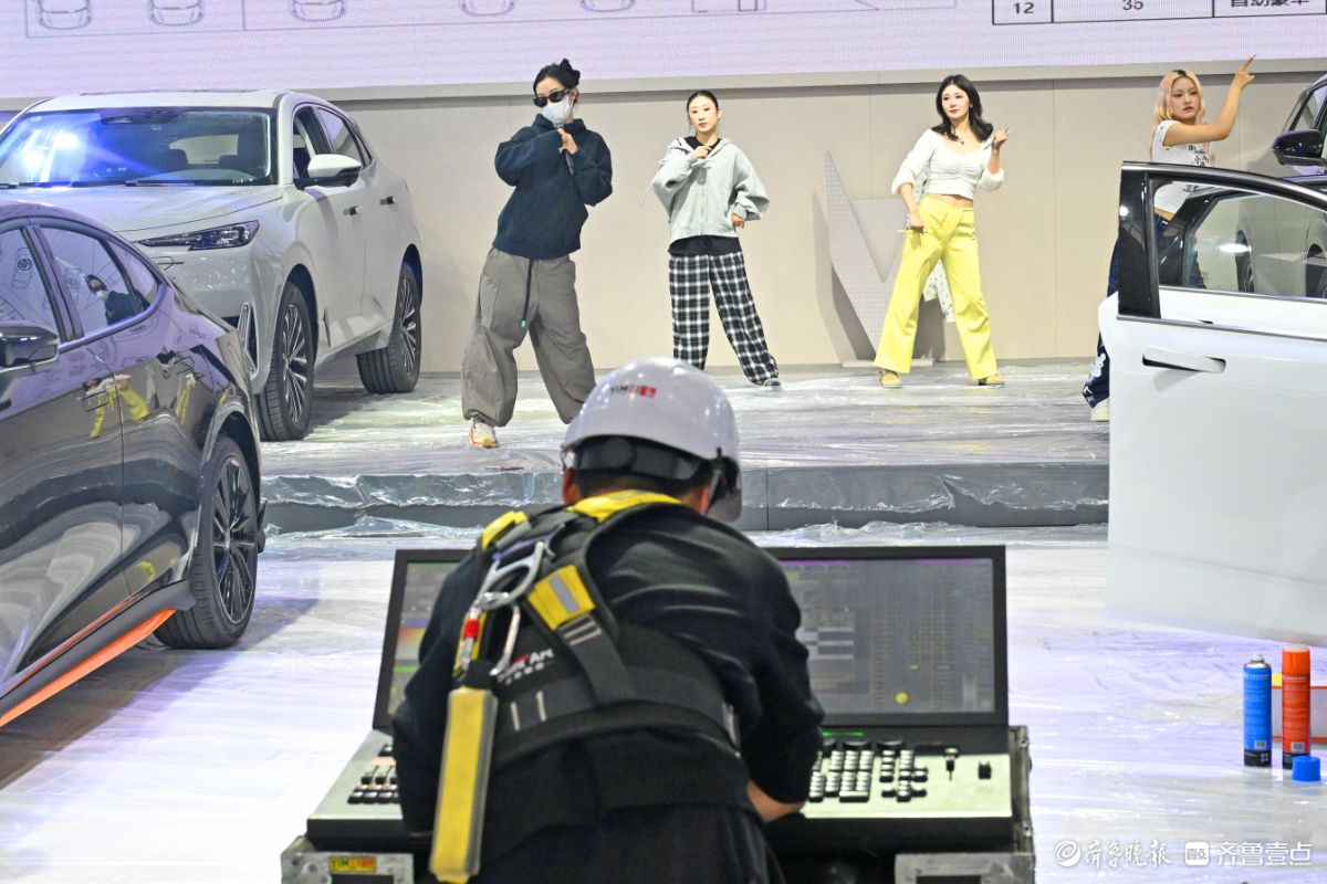 齐鲁春季车展万事俱备只待启幕，新车豪车集体亮相