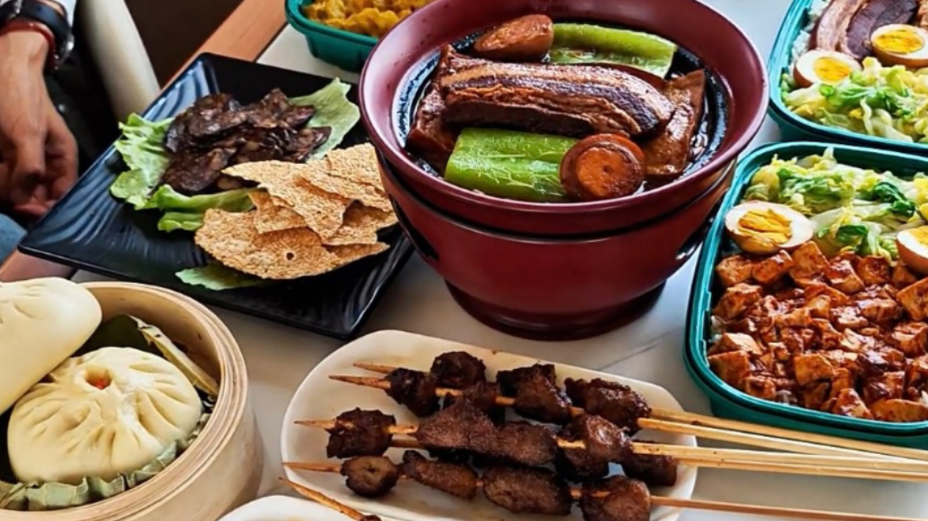 果然视频丨舌尖上的齐鲁1号，济南把子肉邂逅淄博烧烤，这趟列车太馋人了