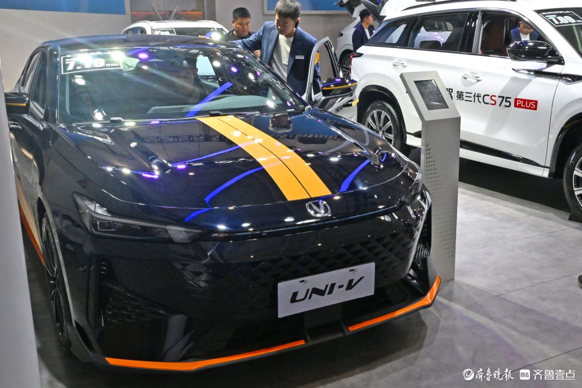 消费热情不减，硬派越野和豪华家用汽车受关注