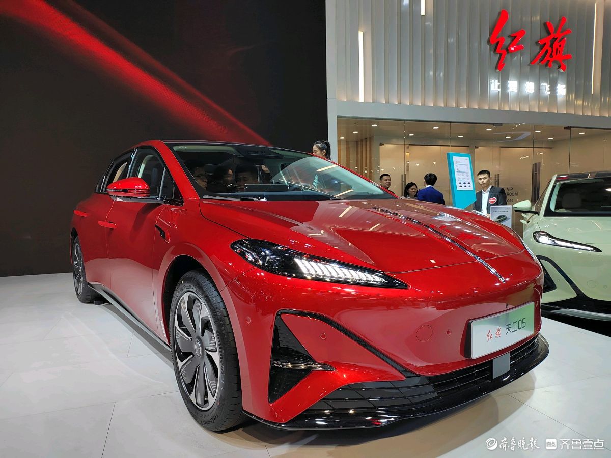 壹点拍客团|齐鲁春季车展周末人气旺，国产新能源车成“抢手货”