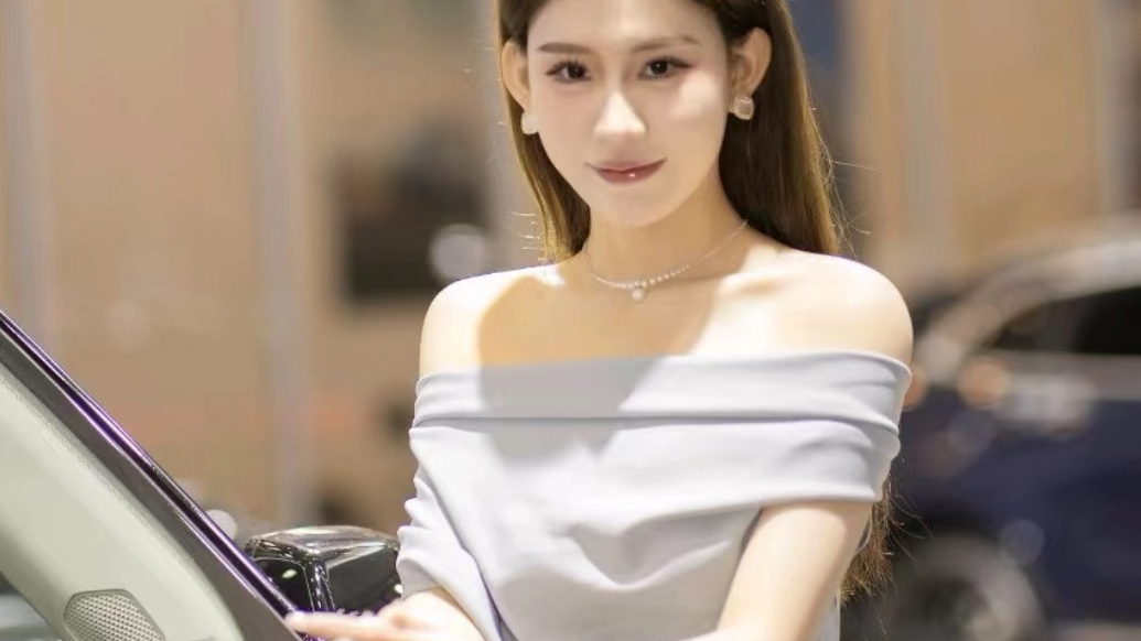 壹点拍客团|靓丽养眼！齐鲁春季车展香车美女云集，周末逛起来