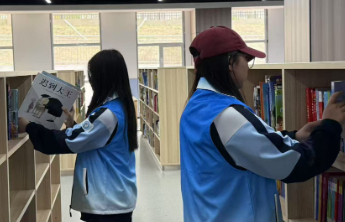济南市技师学院青年志愿者赴市中区图书馆开展文化志愿活动​