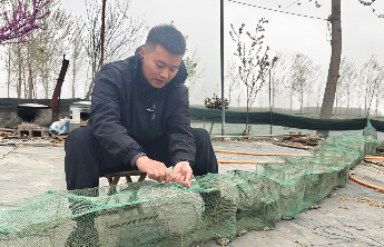 新农人丨他在微山湖天天“摸鱼”，传统渔网捕千万流量