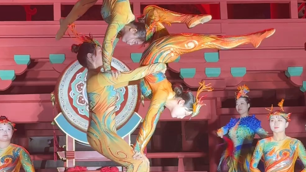 果然视频｜空竹、顶缸、倒立……德州杂技惊艳文旅大会全场