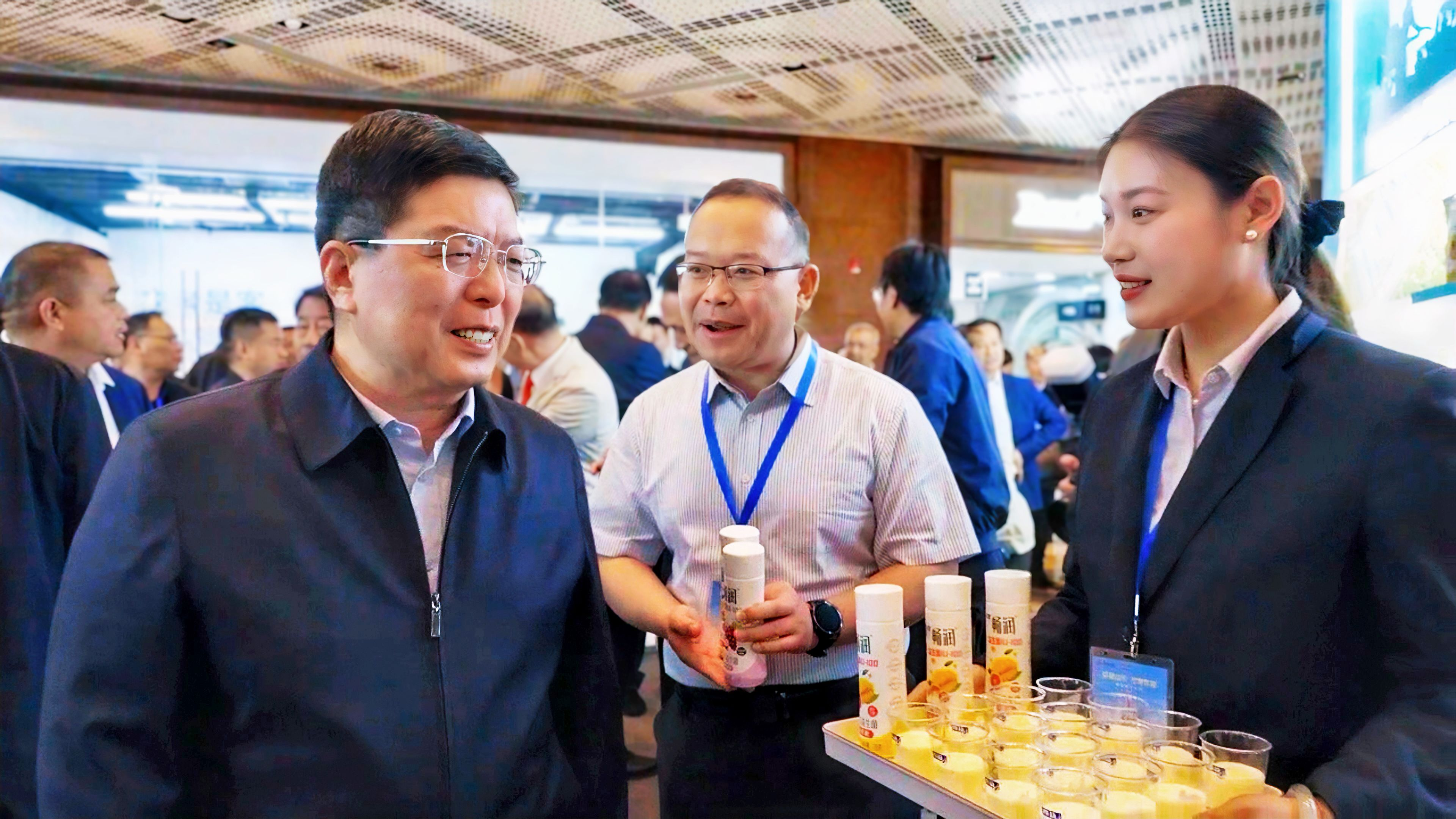 得益鲜活好奶成“好品山东 优特农品”上海展销会焦点！