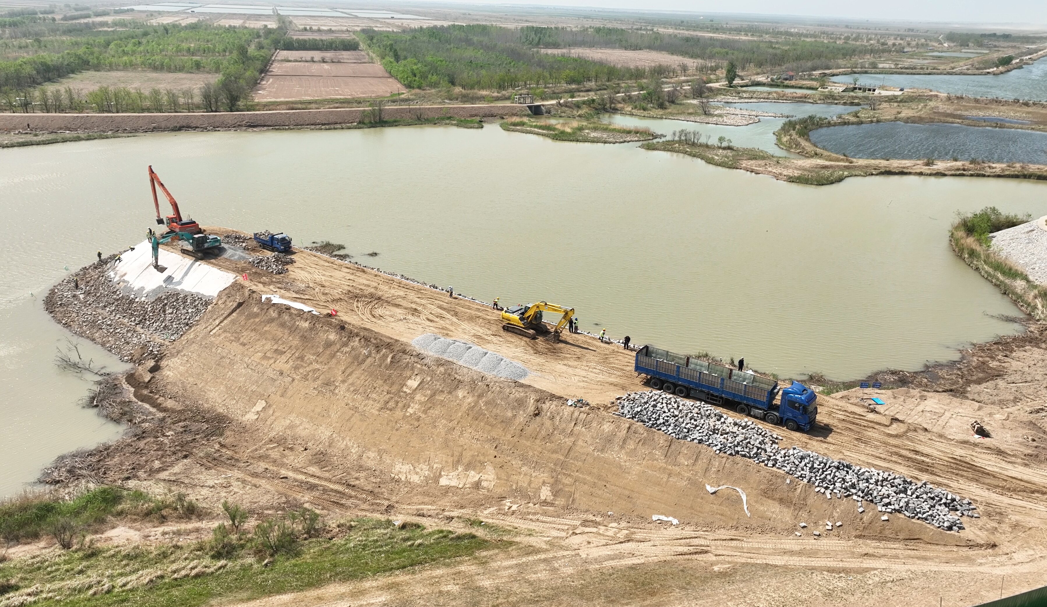 “五一”不停工，河口河务局全力推进防洪工程建设