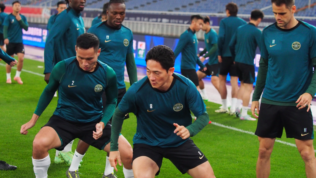 果然视频|浙江队抵达济南进行踩场训练，球队黑人外援身体强壮