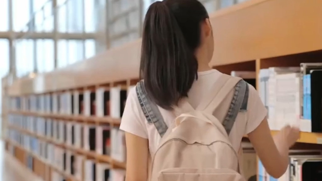 果然视频|教授让女儿初中就挂名SCI？学术公平的漏洞如何堵住