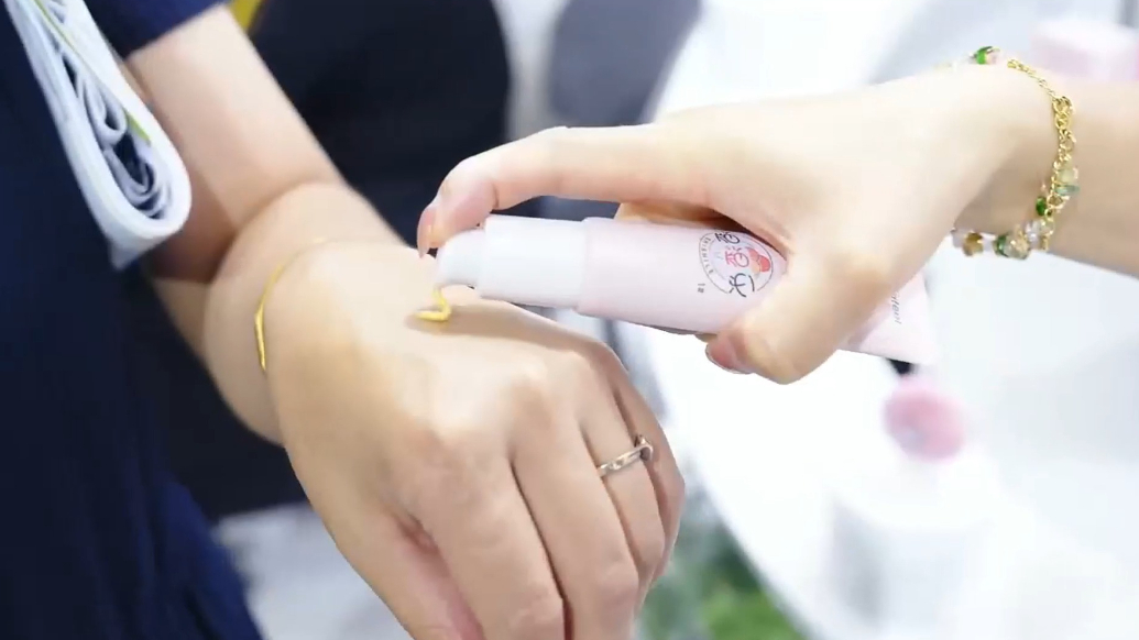 智育未来|妙抚以医研科技赋能草本天然