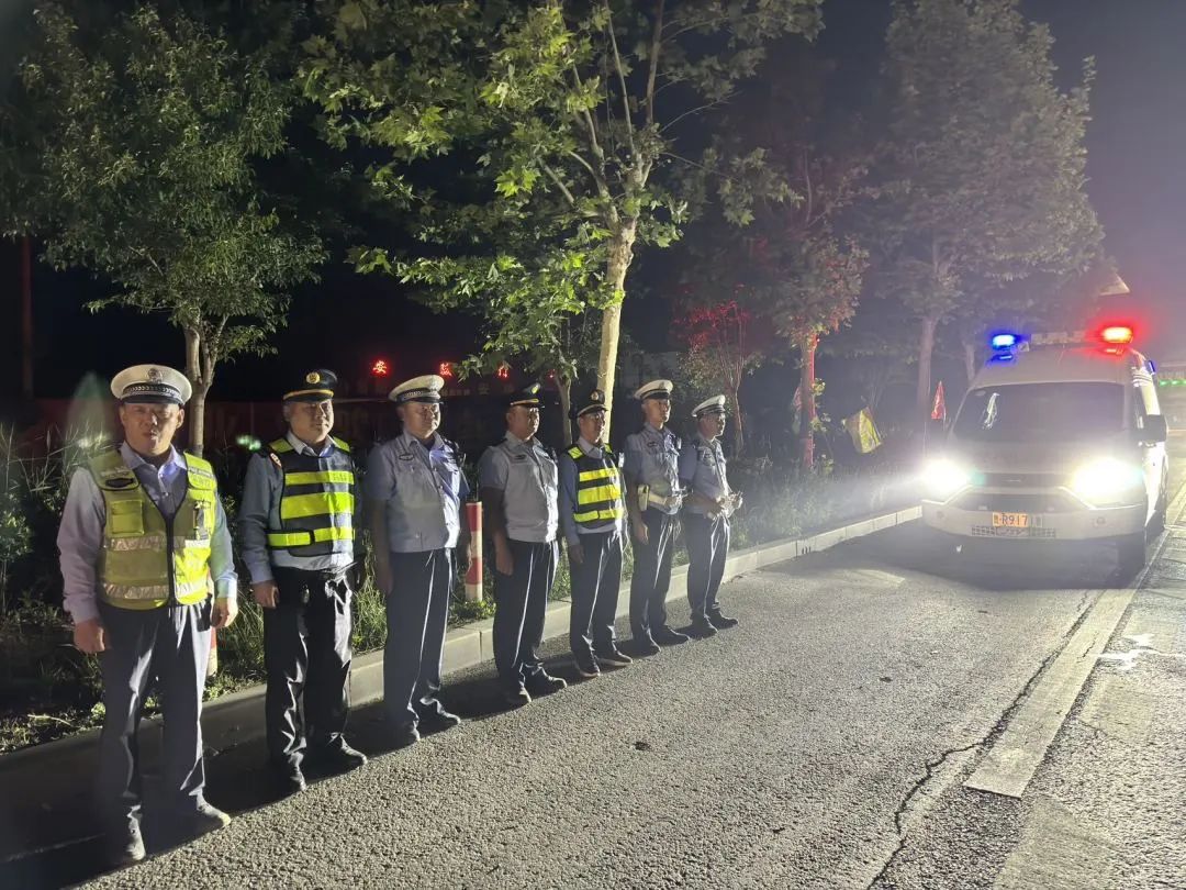 凌晨亮剑！严查“百吨王”，让大货车≠大祸车！