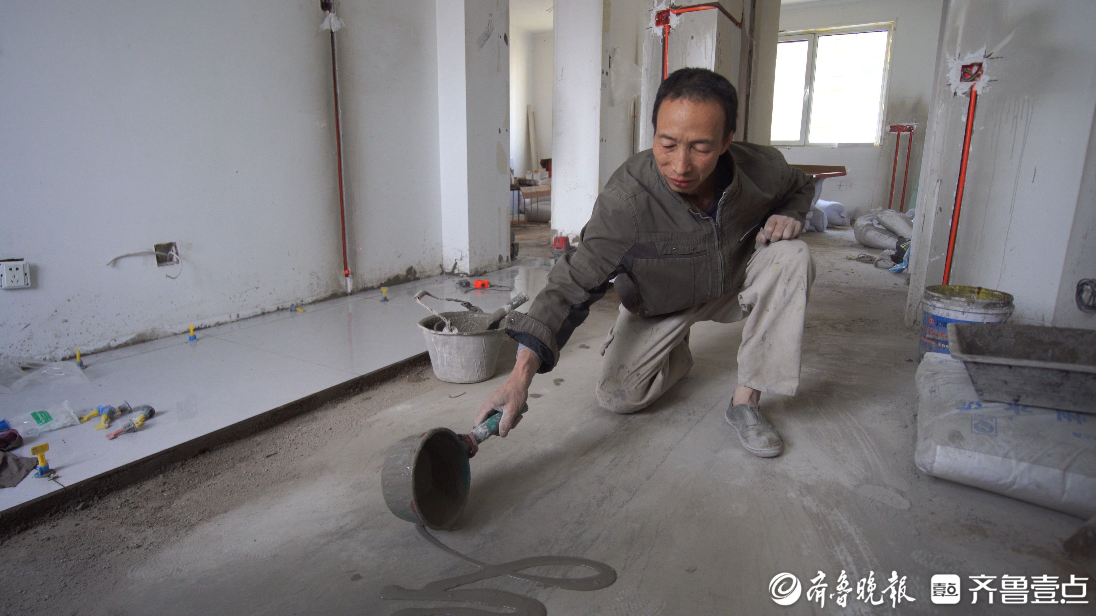 微记录·日照丨贴瓦工申作华的书法人生
