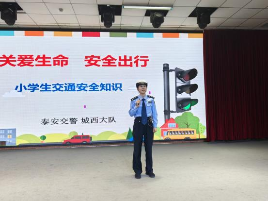 交通安全进校园，文明出行记心间——智源小学开展交通安全进校园活动
