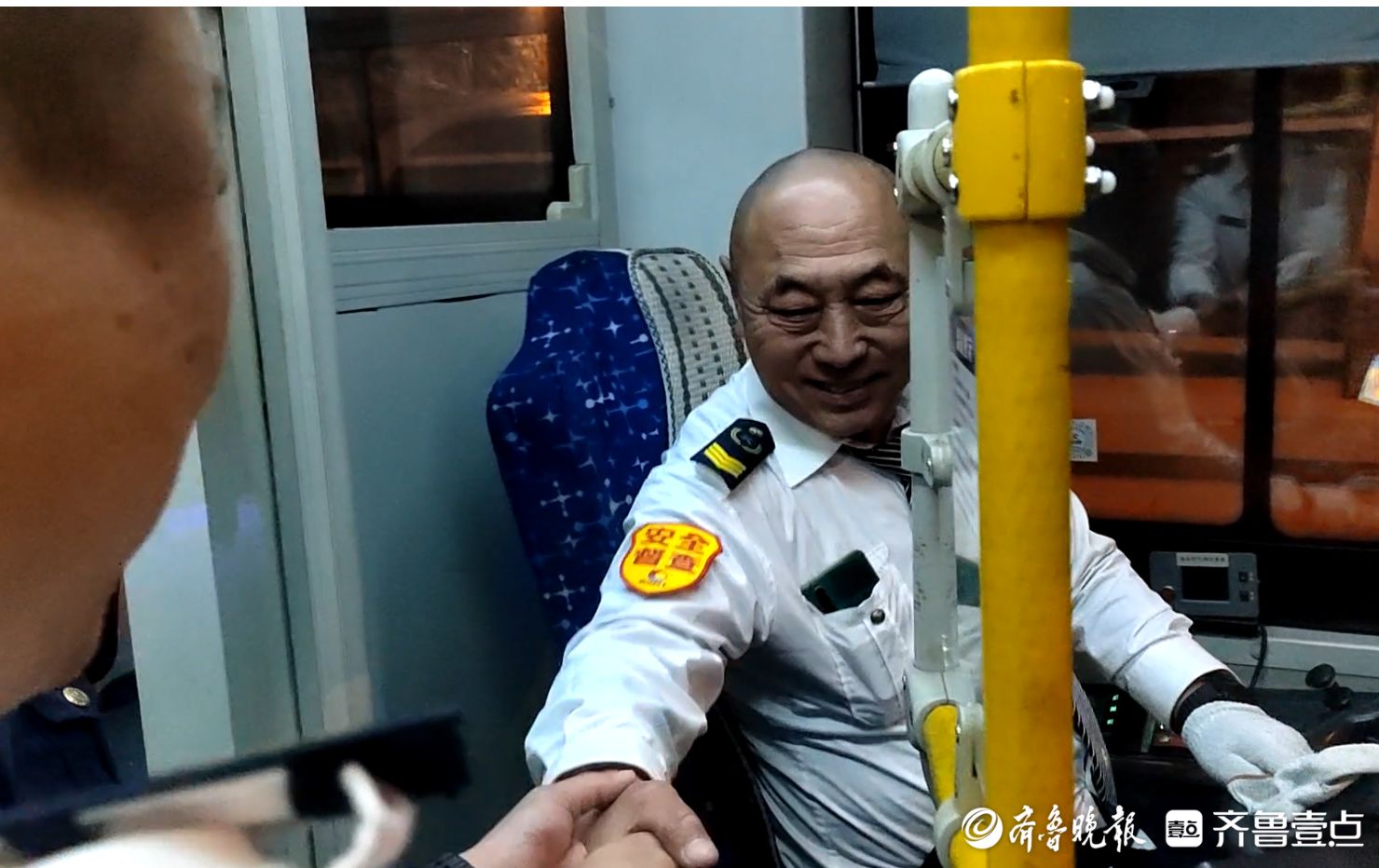 青岛故事丨用方向盘丈量一座城！90万公里“老司机”的车轮人生