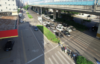排队长度减少380米！济南无影山中路济齐路东口车道功能调整