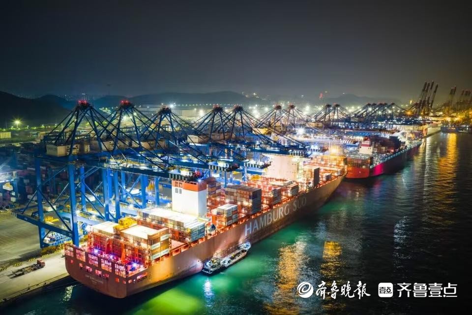 山东港口青岛港自动化码头第十三次刷新世界纪录