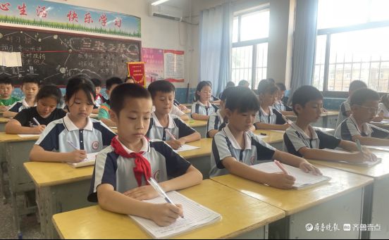 童笔绘华章 童心绘心声——记新区小学限时作文竞赛活动