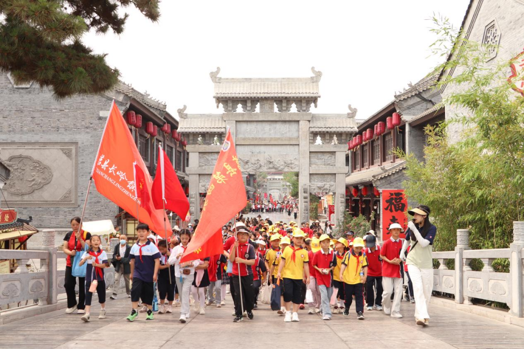 莒县第四协作区开展城乡少年结对活动共庆“六一”