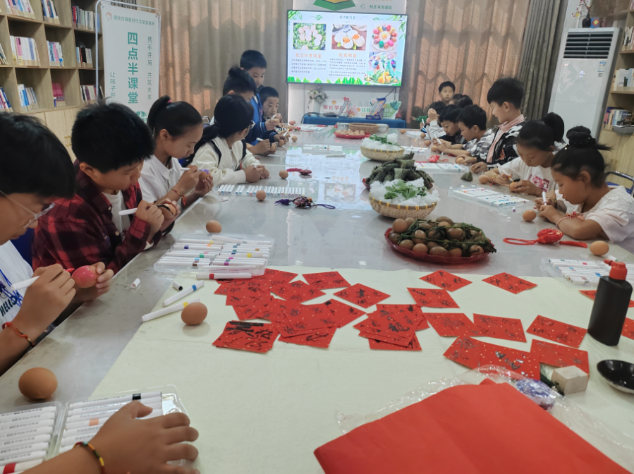 四点半课堂·新泰市西张庄镇“童趣绘梦迎六一 书香传情共成长” ​