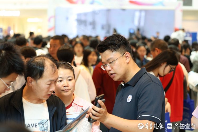 图集|学校云集,火爆问“招”!直击2025烟台中考招生咨询会