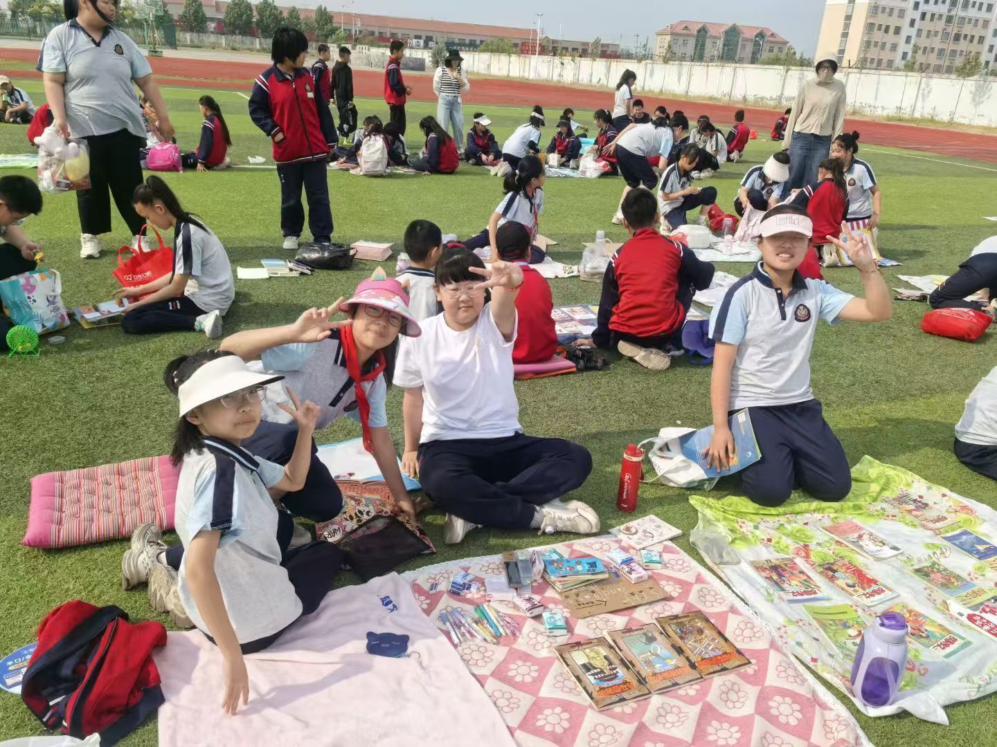 郝家镇中心小学举办劳动最光荣——职业劳动体验之乐淘节活动