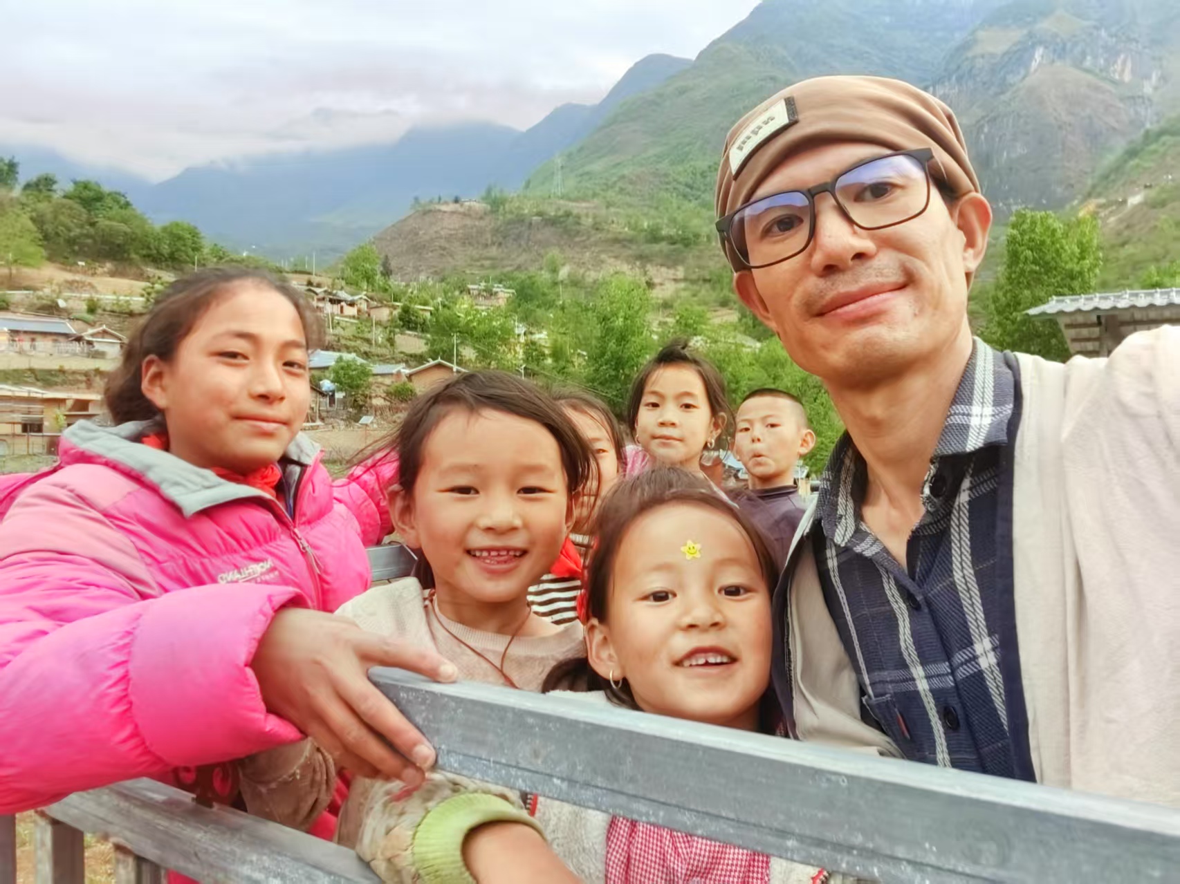 廿年·廿人丨扎根大山十余年，他用爱为山区孩子铺就希望之路