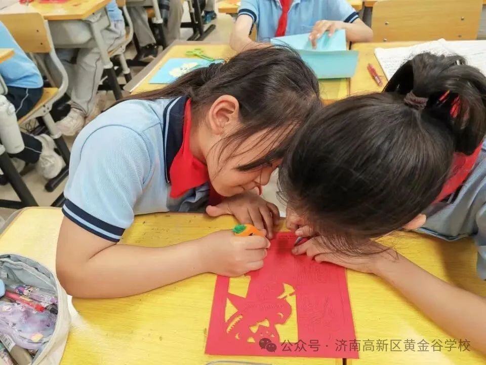 当二十四节气撞上剪纸，黄金谷学校这场传统文化实践课嗨翻啦