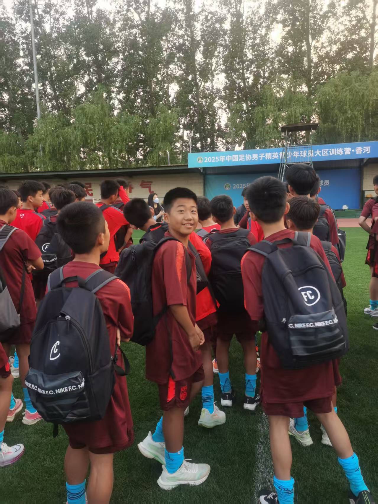 寒冬早训+市长杯全冠！滨州少年用汗水踢开中国足球青训大门