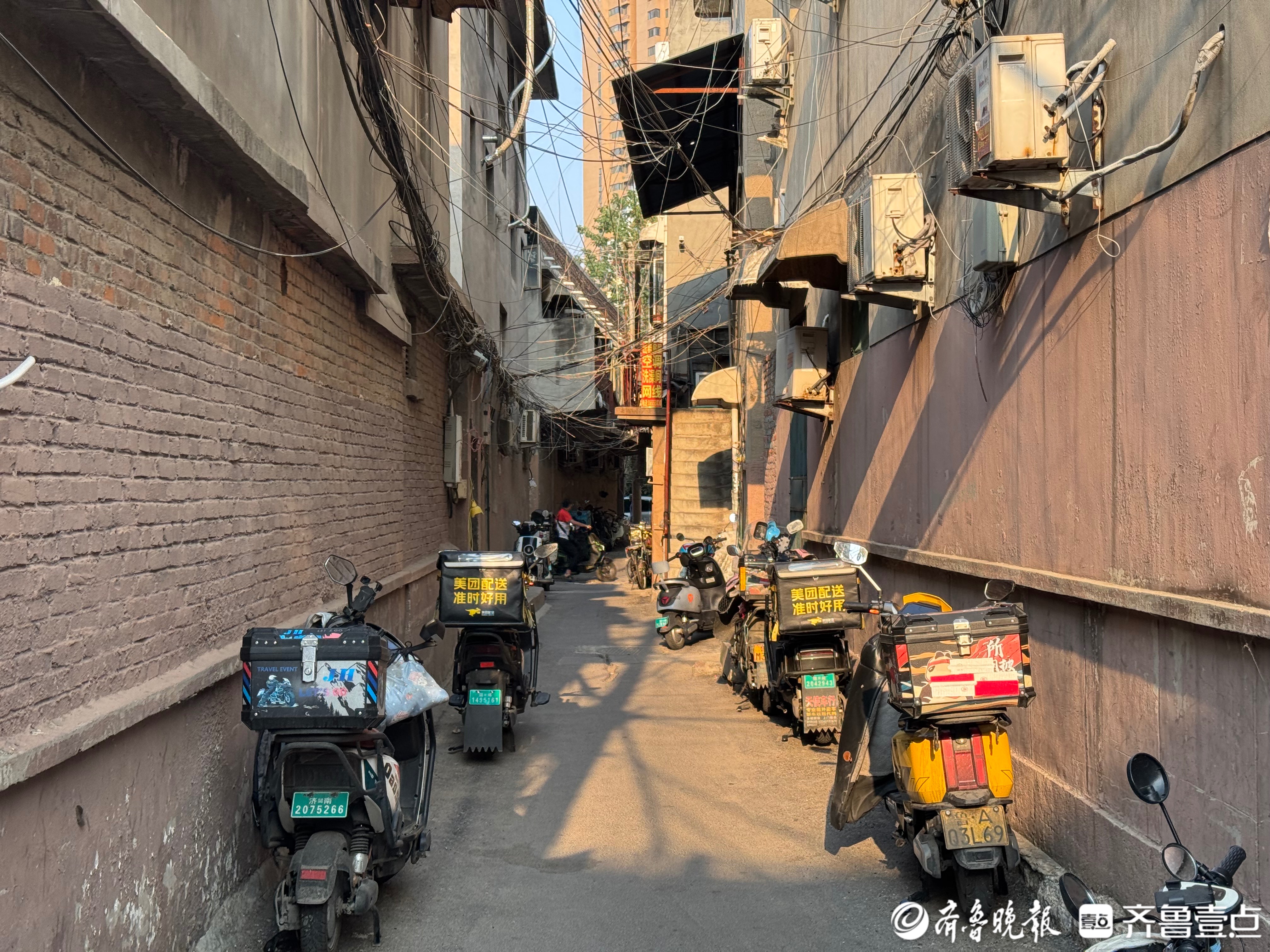 “5元自助餐”出圈背后：这里有一个安顿无数人“城市梦”的角落