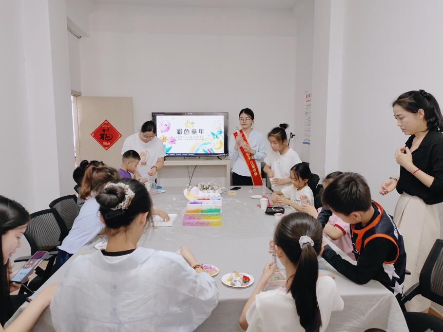 山东移动东营分公司营业厅开展“六一”儿童节惊喜化服务