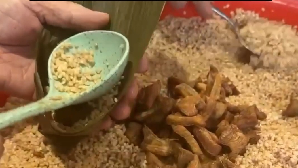 琴视频丨咸口粽子家族添“新丁”！青岛脂渣店推出脂渣粽子