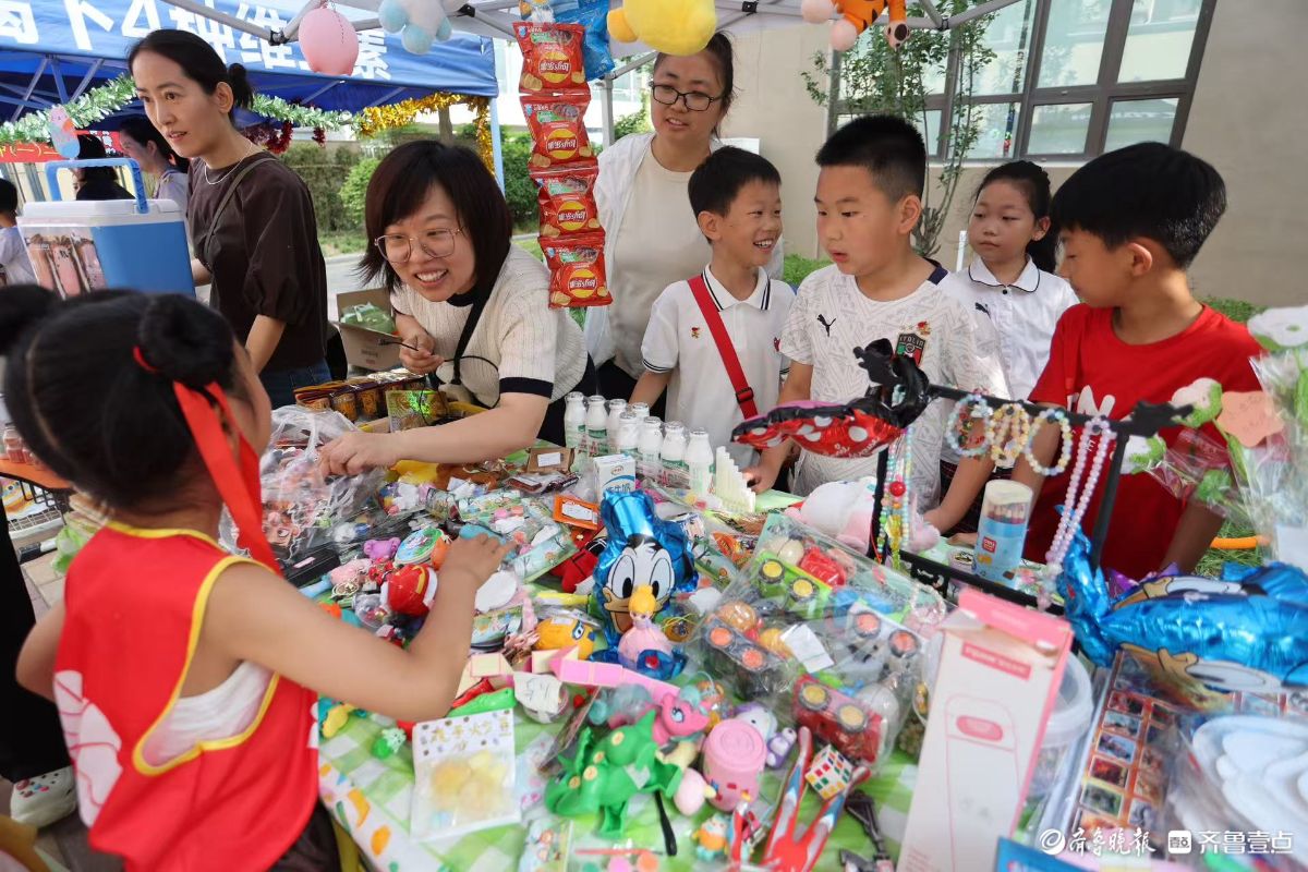 当六一遇上端午，济南望岳路小学“童趣集市”开市啦     